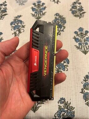 Corsair Vengeance Pro 8GB DDR3 2400MHz PC3-19200 RAM CMY16GX3M2A2400C11R